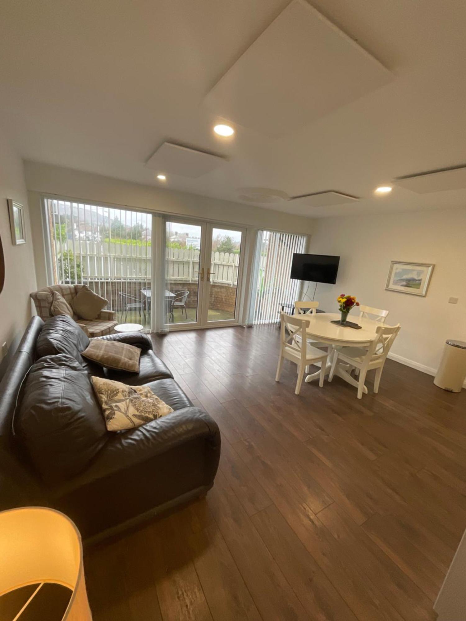 Park Avenue Apartment 뉴캐슬 외부 사진